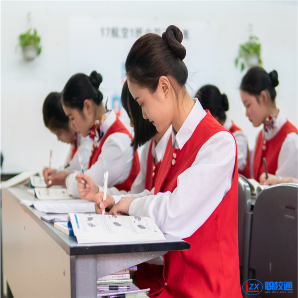 五月花學(xué)校讓政策法規(guī)為技能人才保駕護(hù)航