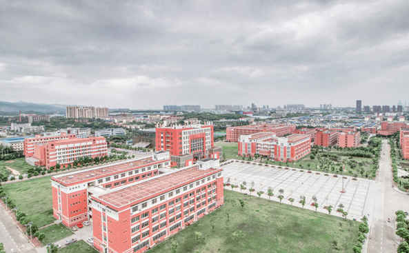 成都航空學校學費多少錢