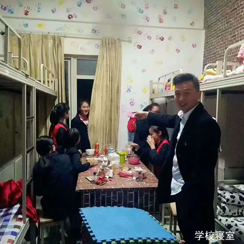 成都華商理工職業(yè)學(xué)校寢室、宿舍圖片