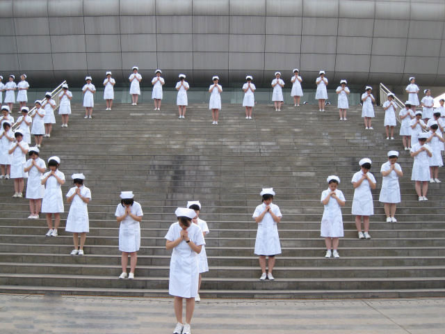  四川省人民醫(yī)院護(hù)士學(xué)校簡介