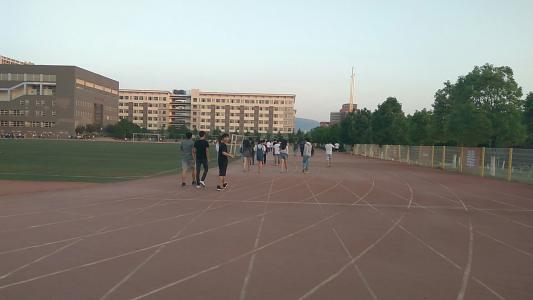 四川紅十字衛(wèi)生學(xué)校的校園環(huán)境怎么樣？該校地址在哪里？