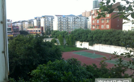 成都中醫(yī)藥大學(xué)附屬醫(yī)院針灸學(xué)校龍泉校區(qū)