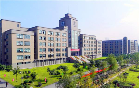  關(guān)于填報成都大學(xué)2018屆畢業(yè)生生源信息、 就業(yè)推薦書相關(guān)內(nèi)容的通知