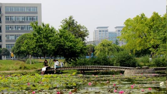 成都中醫(yī)藥大學(xué)校園環(huán)境
