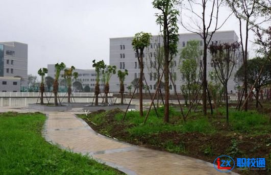 成都百年農(nóng)工子弟職業(yè)學校招生辦電話多少