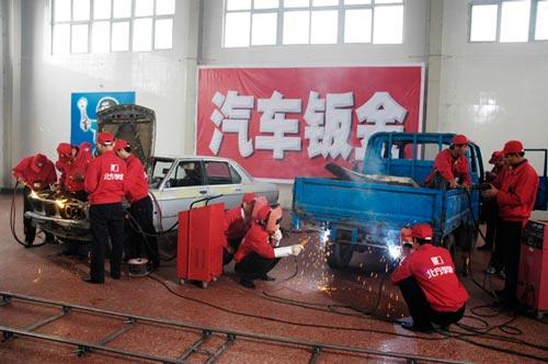 汽修技術(shù)引領(lǐng)職業(yè)選擇 東成西就助你成功,貴陽汽修?？茖W(xué)校