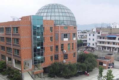  貴州省貴陽(yáng)市中山科技學(xué)校具體位置在哪兒？