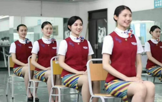 天府新區(qū)航空旅游職業(yè)學校禮儀教學
