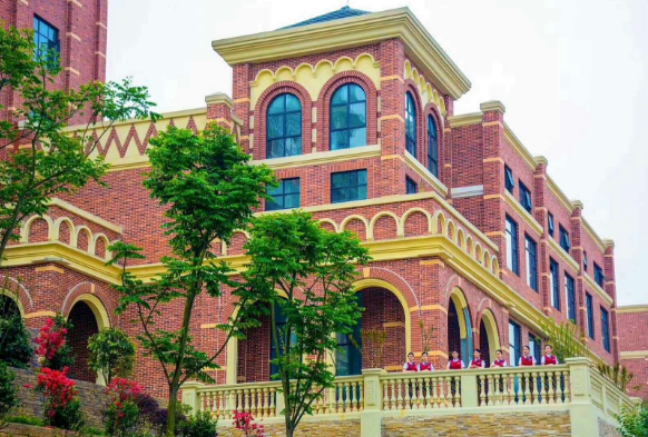 天府新區(qū)航空旅游職業(yè)學校校園一角