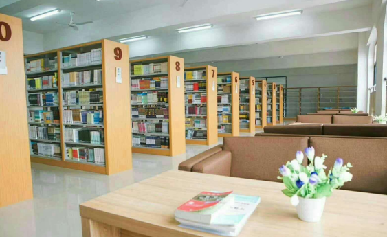 天府新區(qū)航空旅游職業(yè)學校圖書館