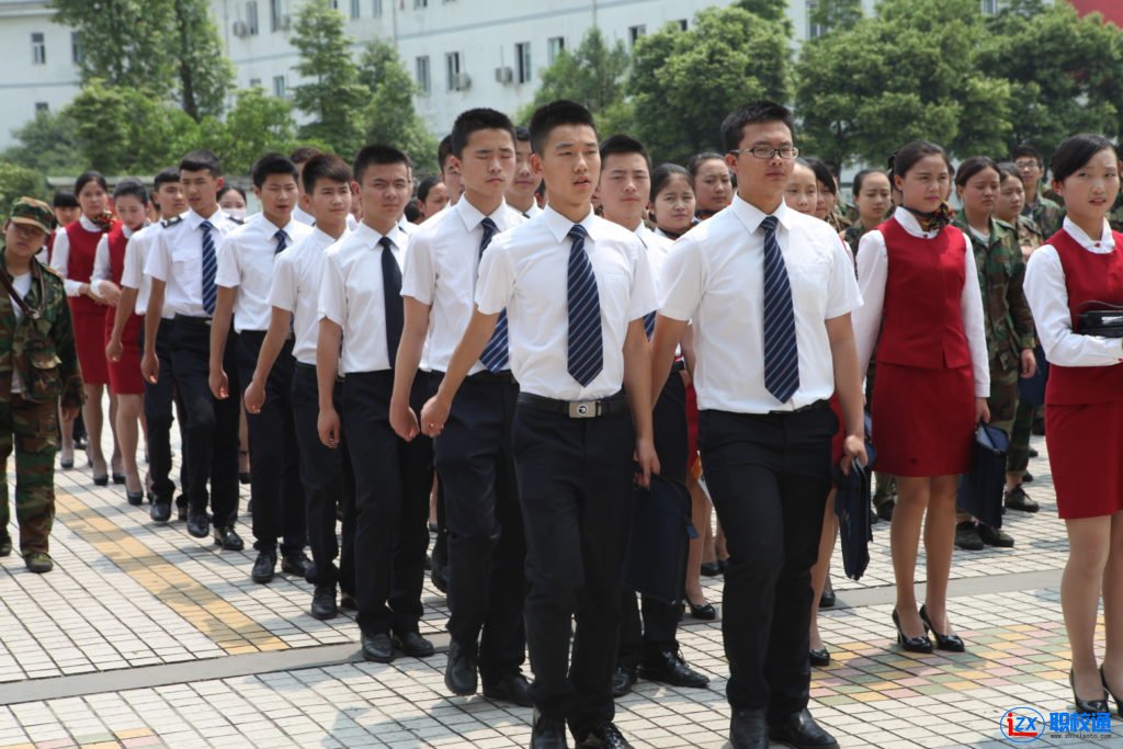 成都高鐵乘務(wù)學校包分配工作不?