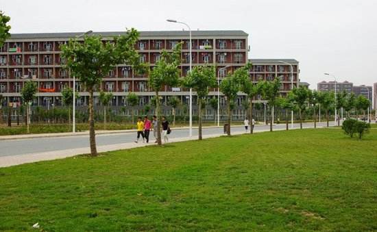 成都希望職業(yè)學(xué)校有是民辦還是公辦