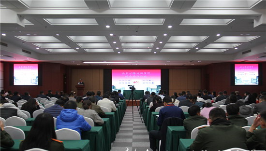 山東公路技師學(xué)院成立校企合作理事會