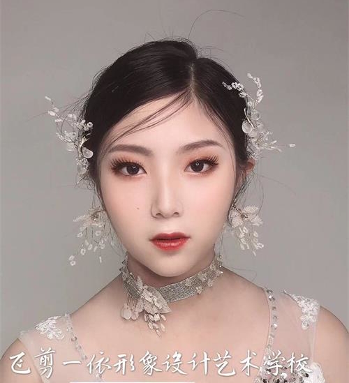 德州飛剪美容美發(fā)學(xué)校攝影專業(yè)好嗎？