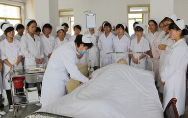 康復(fù)治療學(xué)專(zhuān)業(yè)老師實(shí)踐教學(xué)