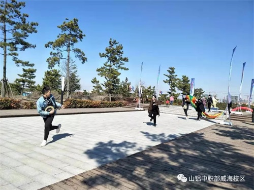 南海風(fēng)箏節(jié)，山東鋁業(yè)職業(yè)學(xué)院中職部學(xué)生們放飛自我！