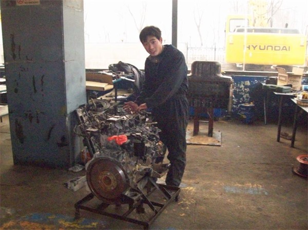濟(jì)南駿大挖掘機(jī)培訓(xùn)學(xué)校的挖掘機(jī)培訓(xùn)怎么樣？