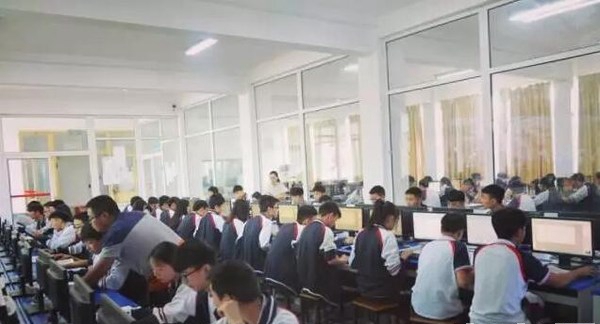 成都技師學院南校區(qū)計算機應用與維修專業(yè)