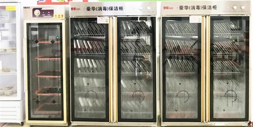 明廚亮灶 安全飲食：濟南應(yīng)用技術(shù)職業(yè)中等專業(yè)學(xué)校餐廳大揭秘