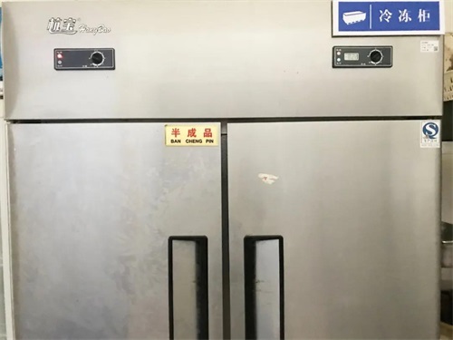 明廚亮灶 安全飲食：濟南應(yīng)用技術(shù)職業(yè)中等專業(yè)學(xué)校餐廳大揭秘