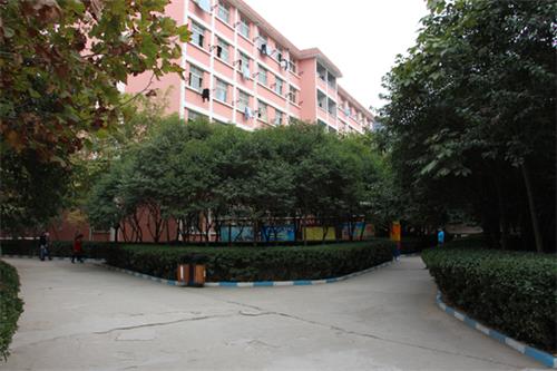 山東人民專修學(xué)院醫(yī)學(xué)春季高考班招生，四川學(xué)生能去嗎？