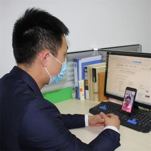 濟(jì)南應(yīng)用技術(shù)學(xué)校：心疼，班主任的一天