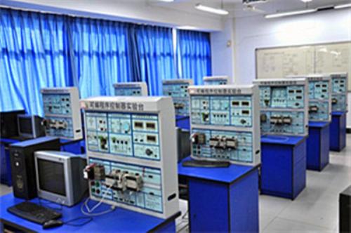 重慶機(jī)械電子高級(jí)技工學(xué)校1