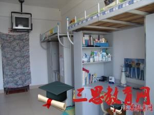2020年四川外國(guó)語(yǔ)大學(xué)重慶南方翻譯學(xué)院新生宿舍條件帶空調(diào),宿舍內(nèi)部環(huán)境圖片