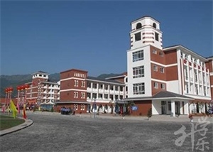 四川樂山公辦中專學校排名