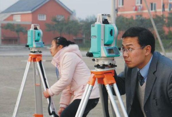 成都鐵路工程學(xué)校是國家辦學(xué)，還是私人辦學(xué)？