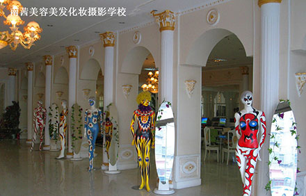 青島南茜美容美發(fā)職業(yè)學(xué)校的美容課程都學(xué)哪些？