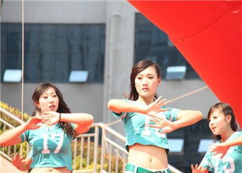 2024年曲靖農(nóng)業(yè)學(xué)?？诒绾? /></center><br />
咨詢電話：159 6953 5335<br />
 
<div>
	曲靖農(nóng)業(yè)學(xué)校2020年五年制大專招生章程 曲靖農(nóng)業(yè)學(xué)校長期以來始終積極搶占農(nóng)村人才培養(yǎng)制高點，把科技與服務(wù)送進千村萬戶百姓中。學(xué)校積極探索新時期面向農(nóng)村職業(yè)教育的新模式；</div>
<div>
	<table>
		<tbody>
			<tr>
				<td>
					<div>
						曲靖農(nóng)業(yè)學(xué)校2020年五年制大專招生章程</div>
					<div>
						<img alt=