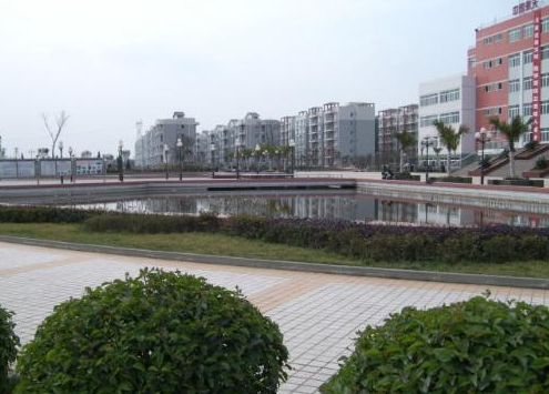 成都龍泉航天技術學校