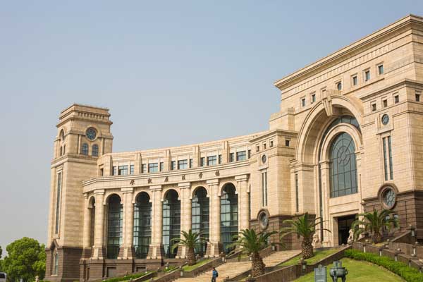 朝陽(yáng)市空乘學(xué)校