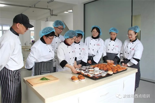 煙臺波絲蒂學(xué)校：暑期放“價” 零元秒搶冰點冷飲咖啡課程！