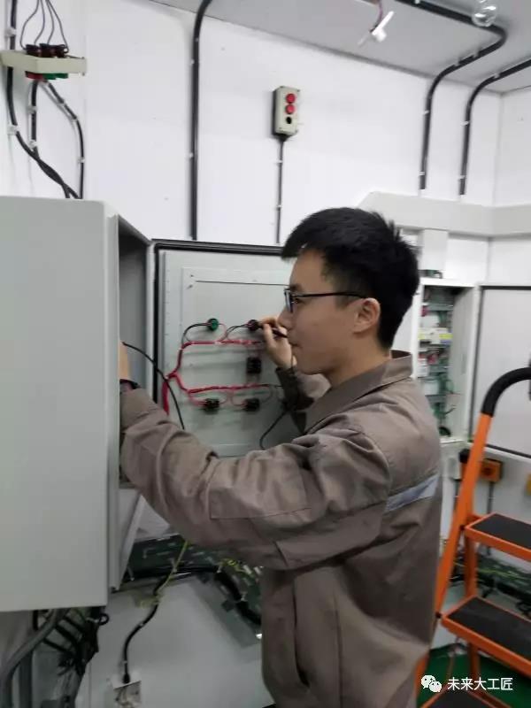郭曉捷：“工業(yè)控制”跨界“電氣裝置”，這小伙“逆襲”闖國賽
