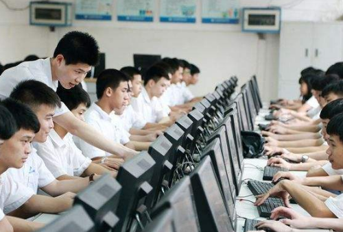  初三讀什么職校最好丨初中畢業(yè)讀職校什么專業(yè)有前途？