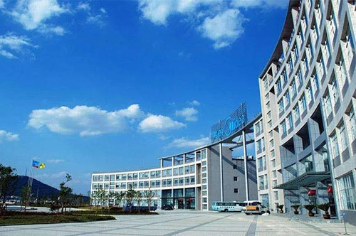 德州交通職業(yè)中等專業(yè)學(xué)校合作企業(yè)合肥美的向?qū)W校捐贈(zèng)口罩