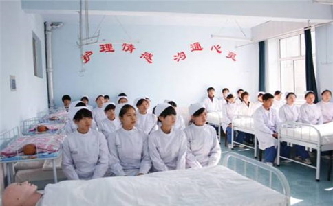 2020年往屆生能讀四川省成都希望衛(wèi)生學(xué)校嗎？