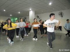 綿陽(yáng)市藝術(shù)學(xué)?！案卸魉囆g(shù) 回饋母校”