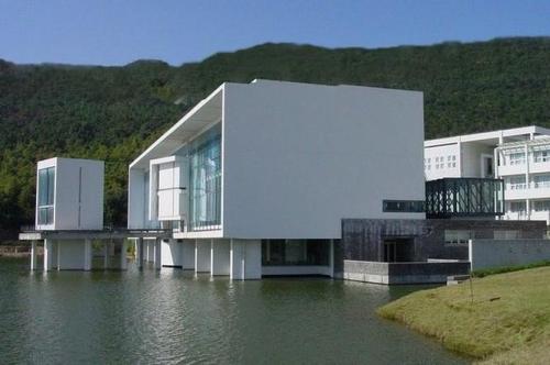 成都中醫(yī)藥大學(xué)附屬醫(yī)院針灸學(xué)校有哪些招生要求？該校的師資力量怎么樣？