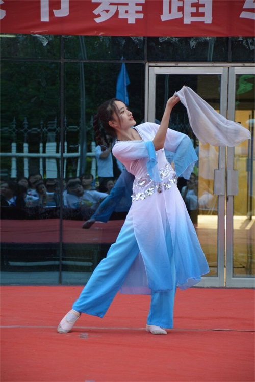 德州智科技工學(xué)校第十四屆“人人登臺(tái)參與、秀展技能特長(zhǎng)、弘揚(yáng)自強(qiáng)信心”技能節(jié)