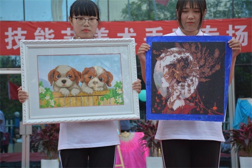 州智科技工學(xué)校第十四屆“人人登臺(tái)參與、秀展技能特長(zhǎng)、弘揚(yáng)自強(qiáng)信心”技能節(jié)  