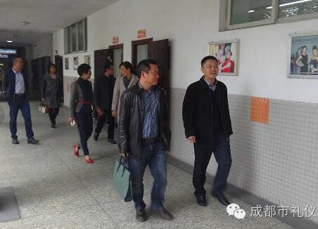 成都汽車職業(yè)技術(shù)學(xué)校來成都市禮儀職業(yè)中學(xué)參觀交流