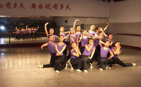 如何通過網(wǎng)絡(luò)報考成都幼兒師范學(xué)校