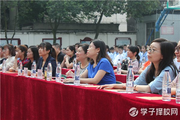 成都財貿(mào)職高舉辦計算機專業(yè)部學生技能競賽匯報展演