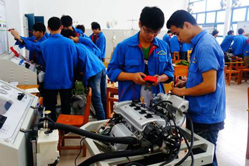  貴陽(yáng)中專職業(yè)學(xué)校汽車檢測(cè)與維修專業(yè)招生簡(jiǎn)介