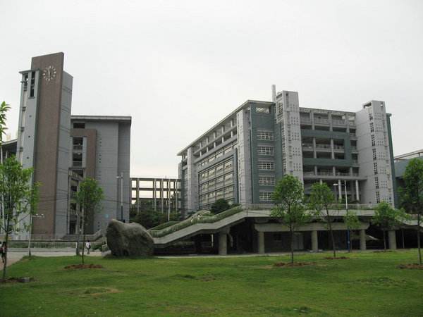 初中生說成都市計算機(jī)信息技術(shù)學(xué)校2020年招生簡介