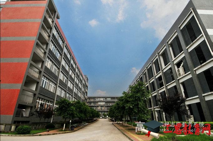 2020年重慶郵電大學(xué)移通學(xué)院入學(xué)考試,入學(xué)指南,開(kāi)學(xué)時(shí)間及新生轉(zhuǎn)專(zhuān)業(yè)