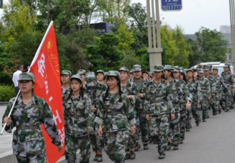 眉山藥科職業(yè)學(xué)院學(xué)費(fèi)、報(bào)名費(fèi)多少錢？